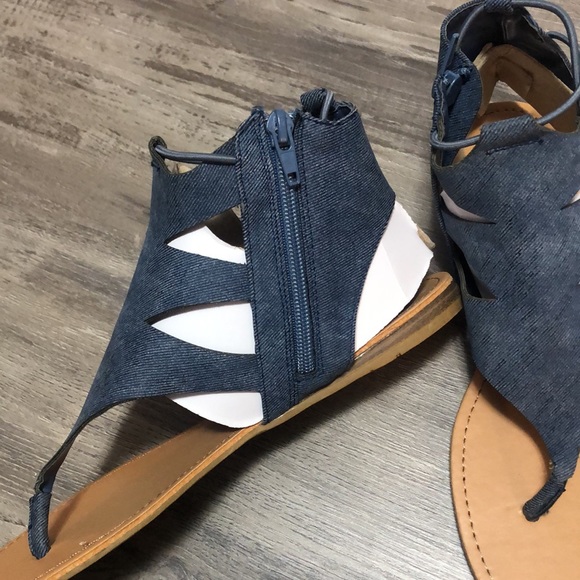 dollhouse Denim Flat open Toe Sandal Size 8.5 - Picture 9 of 10